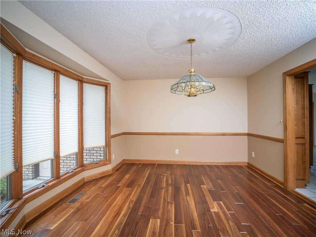 963 Mansion Circle Barberton OH 44203
