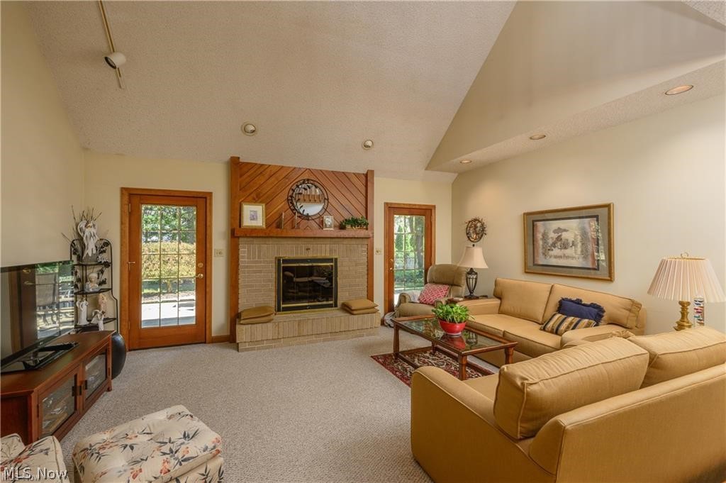 963 Mansion Circle Barberton OH 44203