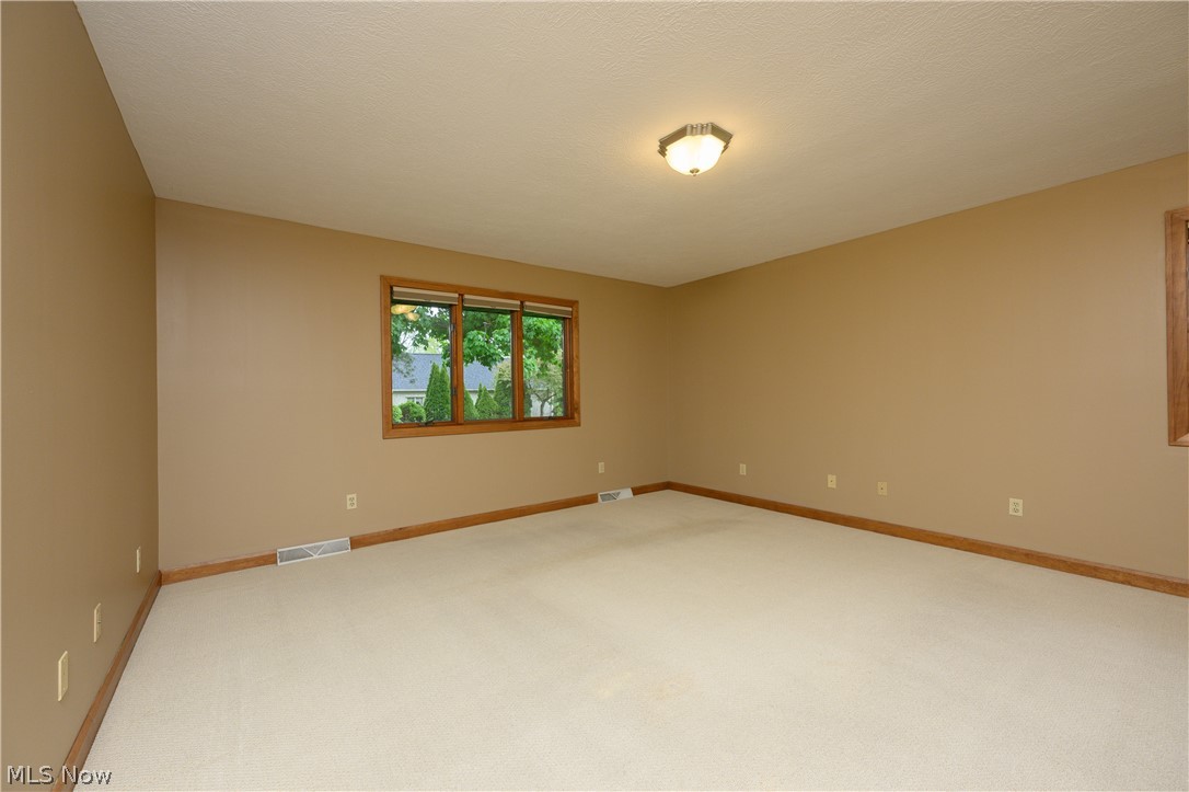 963 Mansion Circle Barberton OH 44203