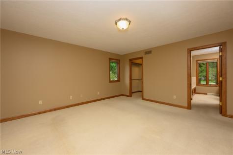 963 Mansion Circle Barberton OH 44203