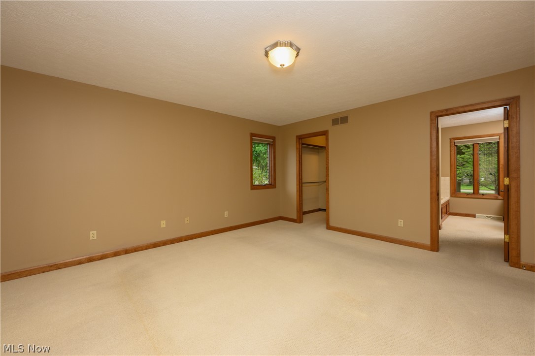 963 Mansion Circle Barberton OH 44203