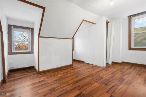 10624 Grantwood Avenue Cleveland OH 44108