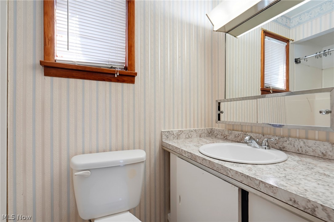 796 Indian Trail Akron OH 44314