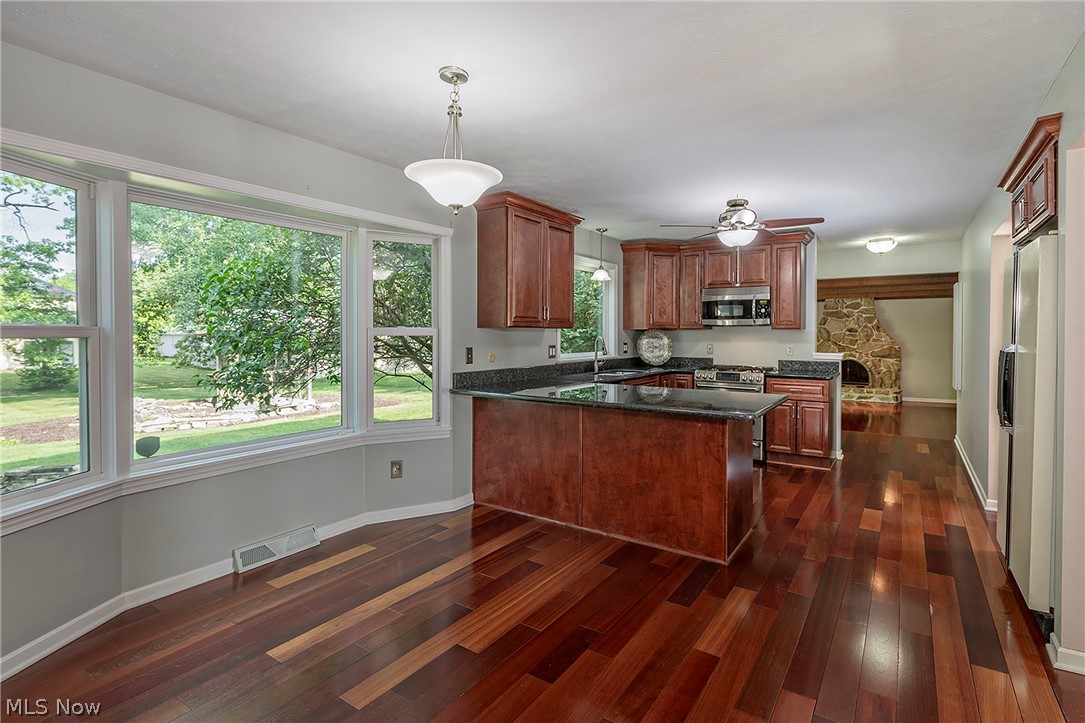 1834 Coes Post Run Westlake OH 44145
