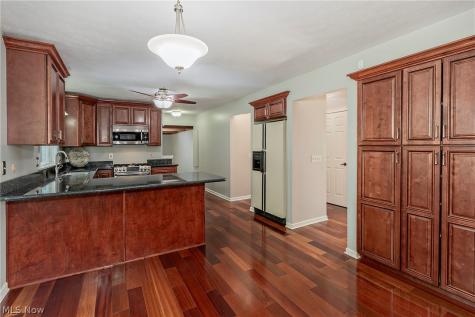 1834 Coes Post Run Westlake OH 44145