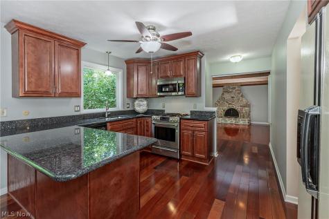 1834 Coes Post Run Westlake OH 44145