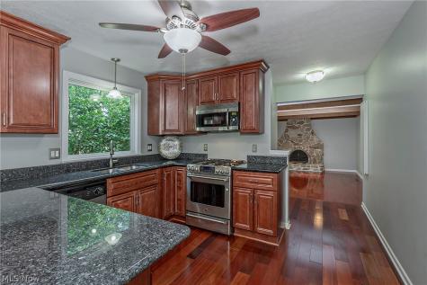 1834 Coes Post Run Westlake OH 44145