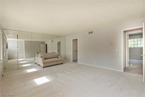1834 Coes Post Run Westlake OH 44145