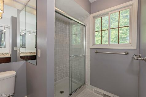 1834 Coes Post Run Westlake OH 44145