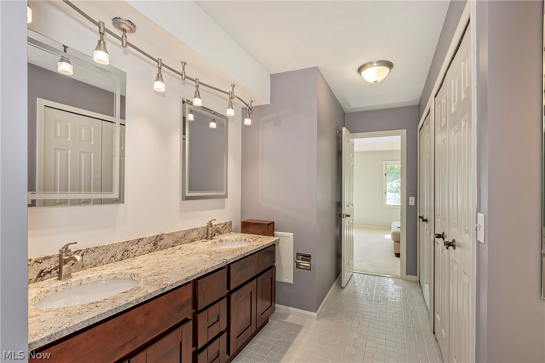 1834 Coes Post Run Westlake OH 44145