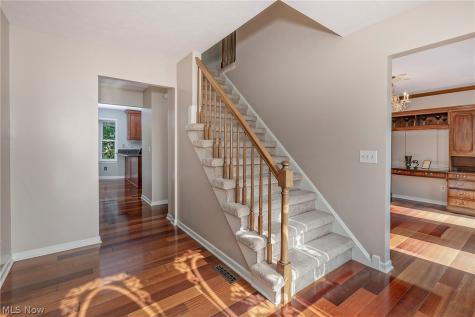 1834 Coes Post Run Westlake OH 44145
