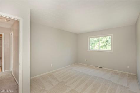 1834 Coes Post Run Westlake OH 44145