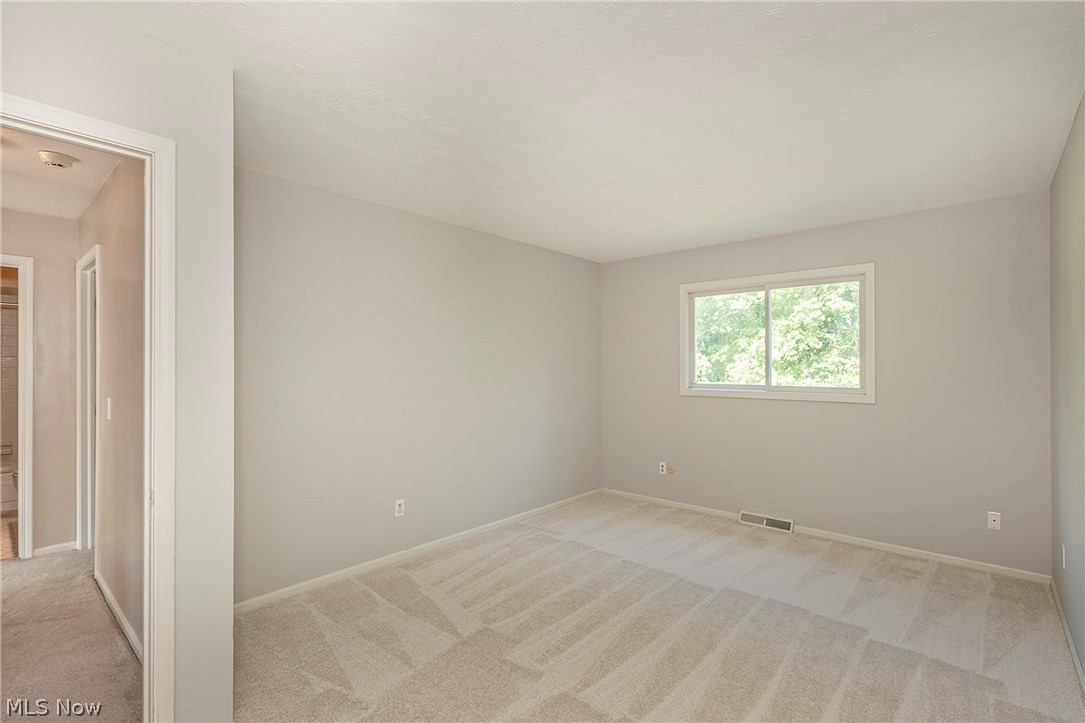 1834 Coes Post Run Westlake OH 44145