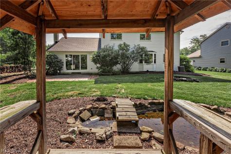 1834 Coes Post Run Westlake OH 44145