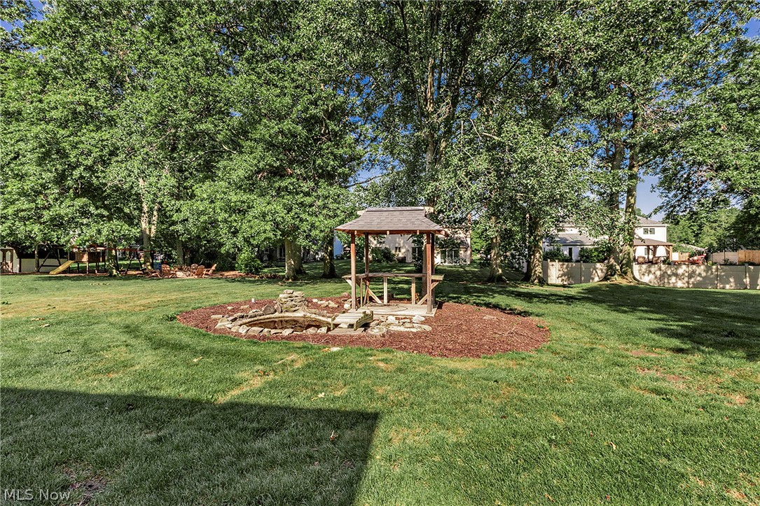 1834 Coes Post Run Westlake OH 44145