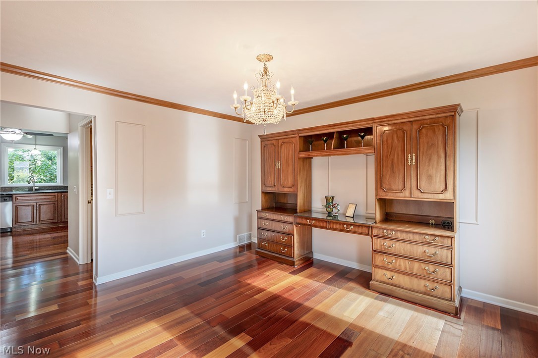 1834 Coes Post Run Westlake OH 44145
