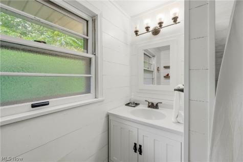 646 Palisades Drive Akron OH 44303