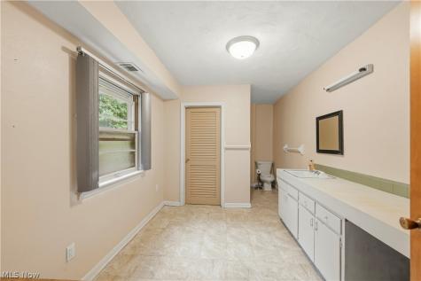 646 Palisades Drive Akron OH 44303