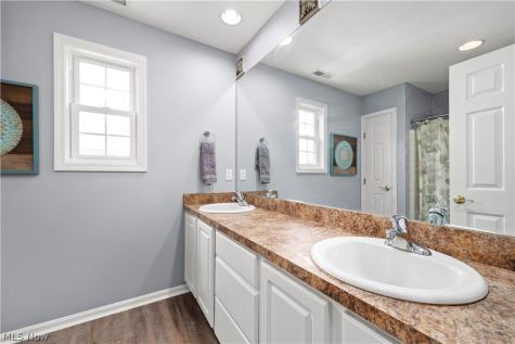 9267 Victoria Lane North Ridgeville OH 44039