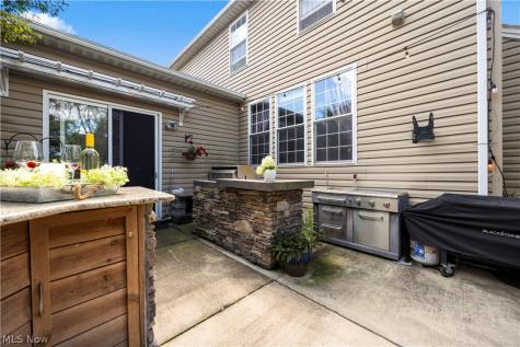 9267 Victoria Lane North Ridgeville OH 44039