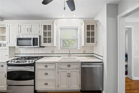 444 Canterbury Road Bay Village OH 44140