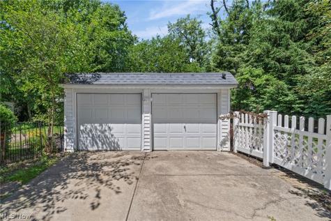 444 Canterbury Road Bay Village OH 44140