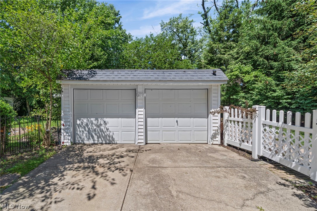 444 Canterbury Road Bay Village OH 44140