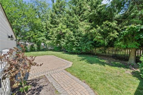 444 Canterbury Road Bay Village OH 44140
