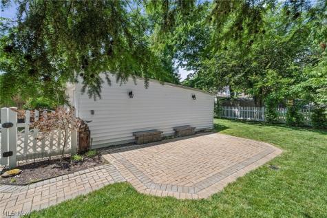 444 Canterbury Road Bay Village OH 44140