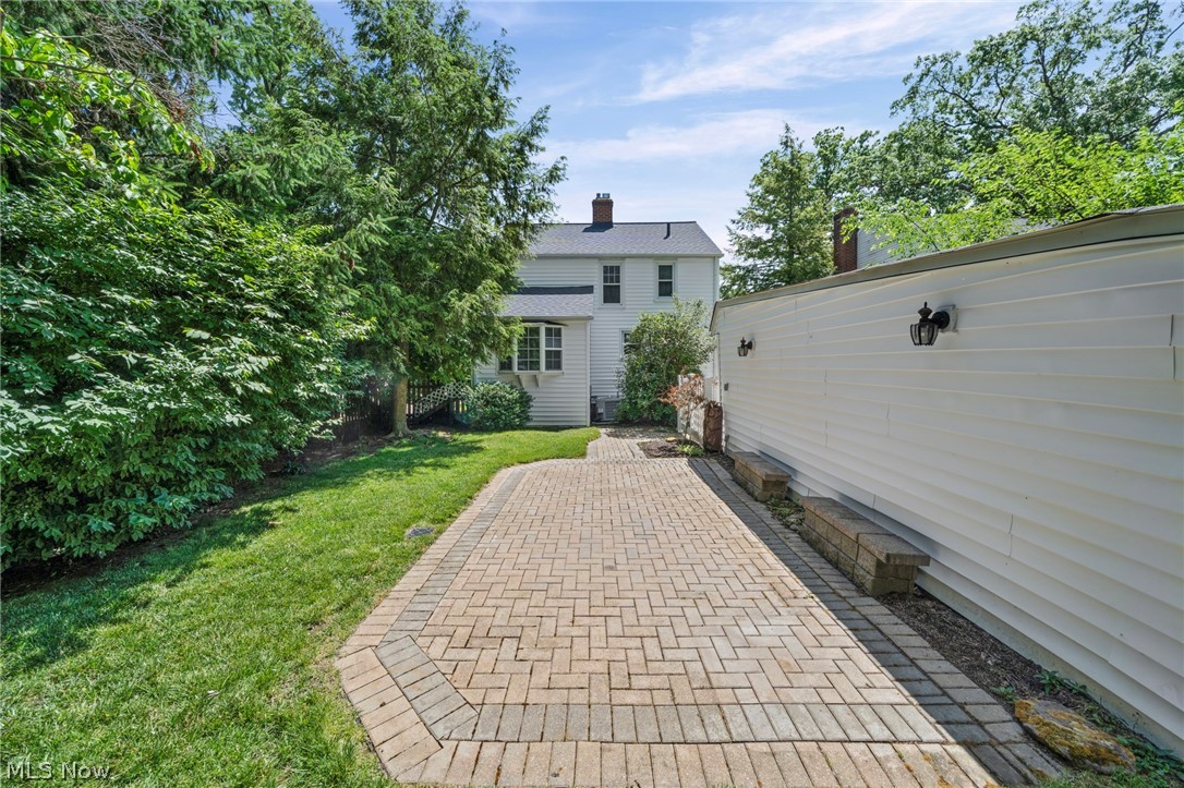 444 Canterbury Road Bay Village OH 44140