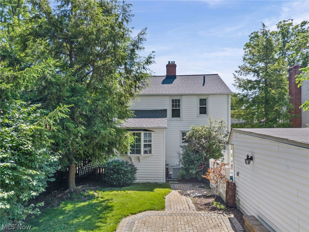 444 Canterbury Road Bay Village OH 44140