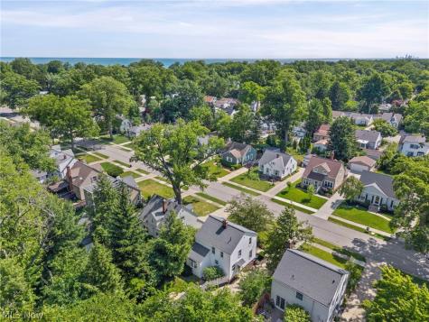 444 Canterbury Road Bay Village OH 44140