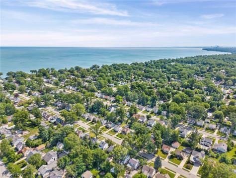 444 Canterbury Road Bay Village OH 44140