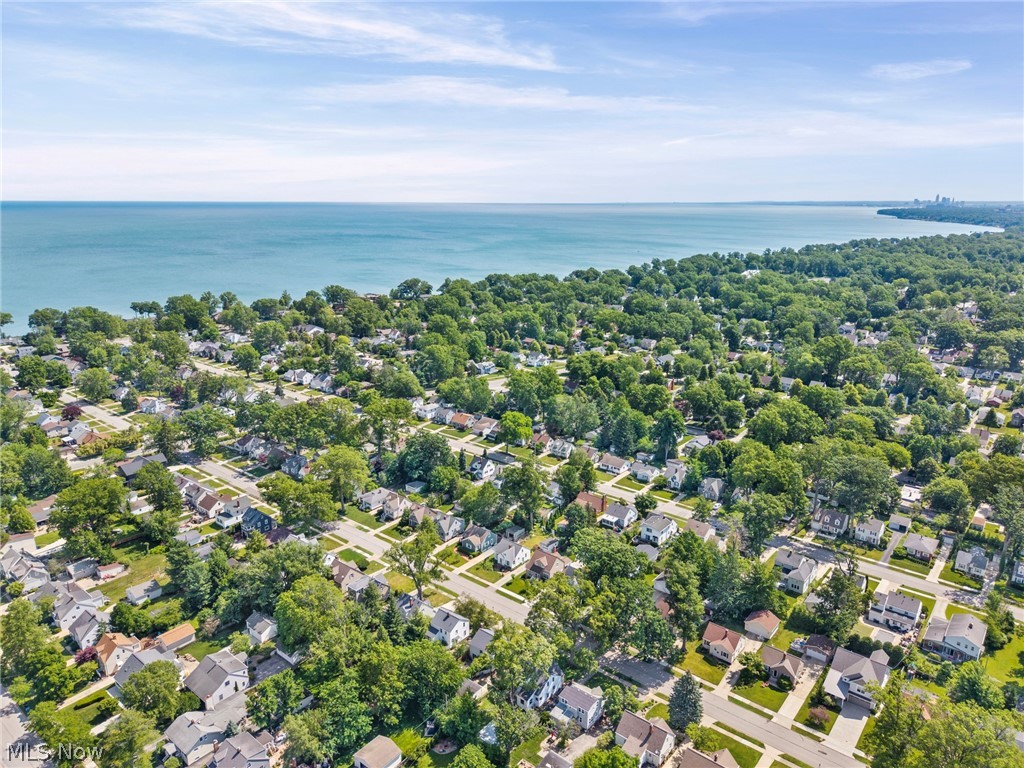 444 Canterbury Road Bay Village OH 44140