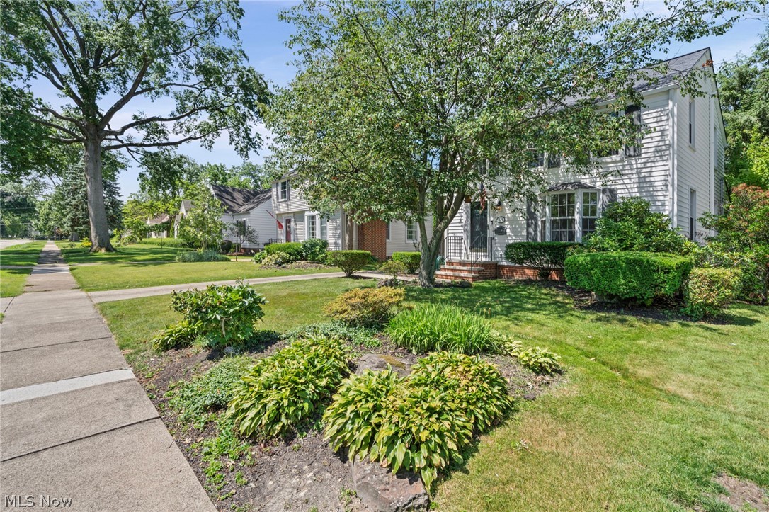444 Canterbury Road Bay Village OH 44140