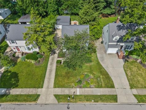 444 Canterbury Road Bay Village OH 44140