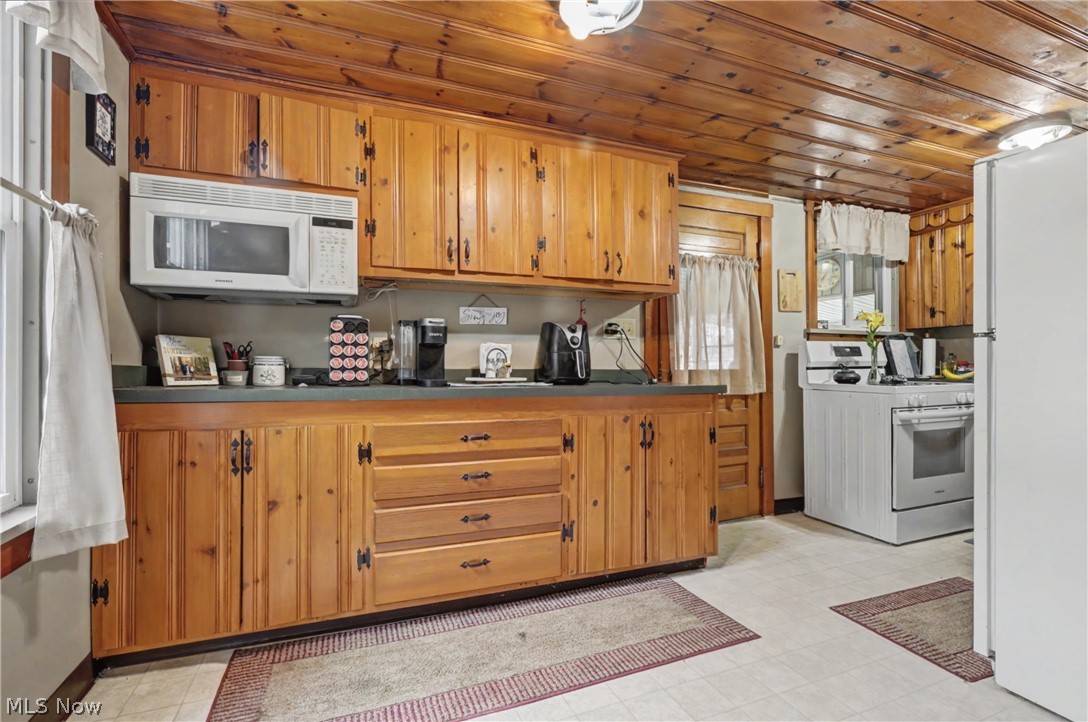 18280 5th Street Beloit OH 44609