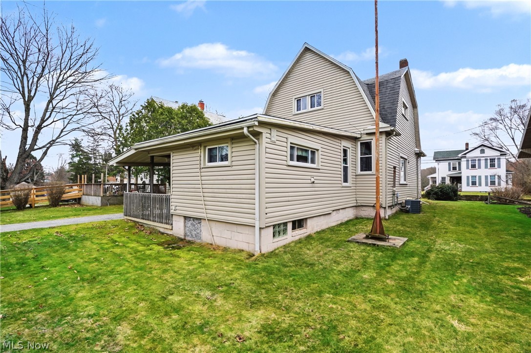 18280 5th Street Beloit OH 44609