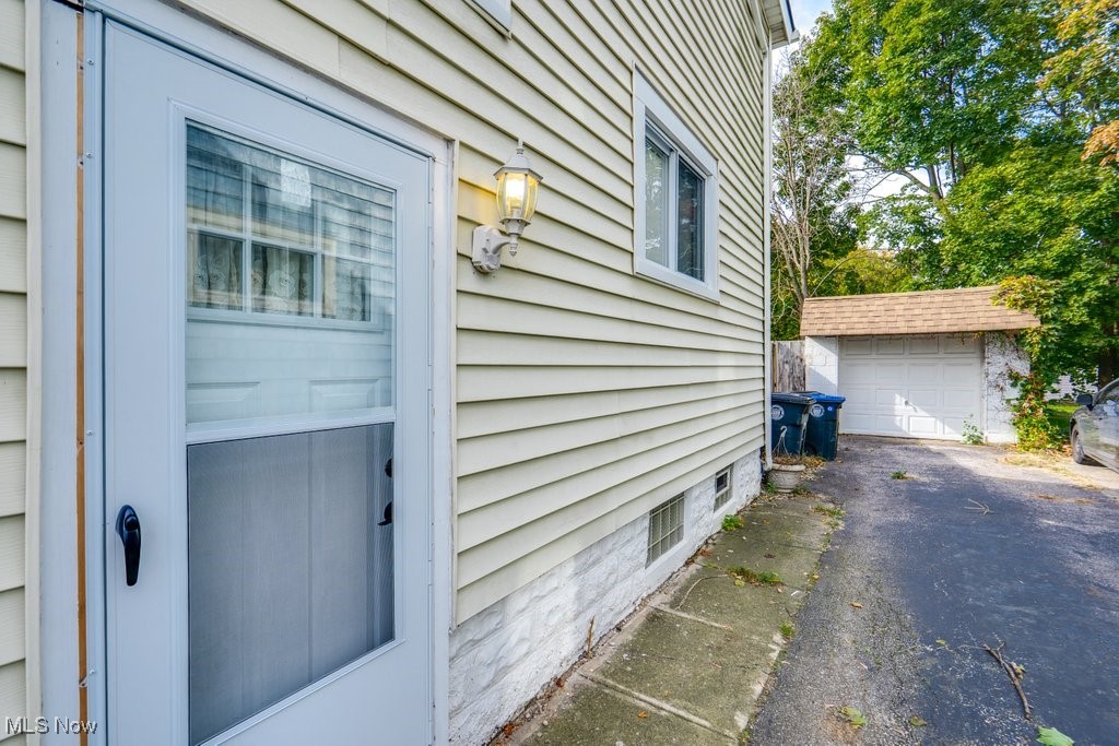 468 Delmar Avenue Akron OH 44310