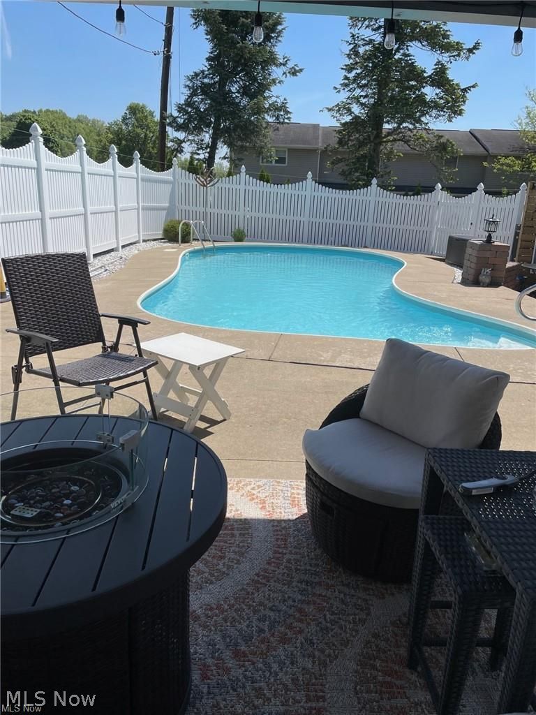 223 Watson Circle NE New Philadelphia OH 44663
