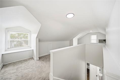 3579 Lloyd Road Cleveland OH 44111