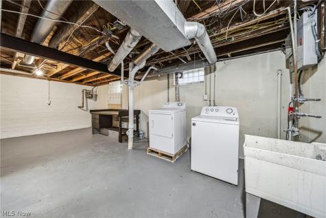 3579 Lloyd Road Cleveland OH 44111
