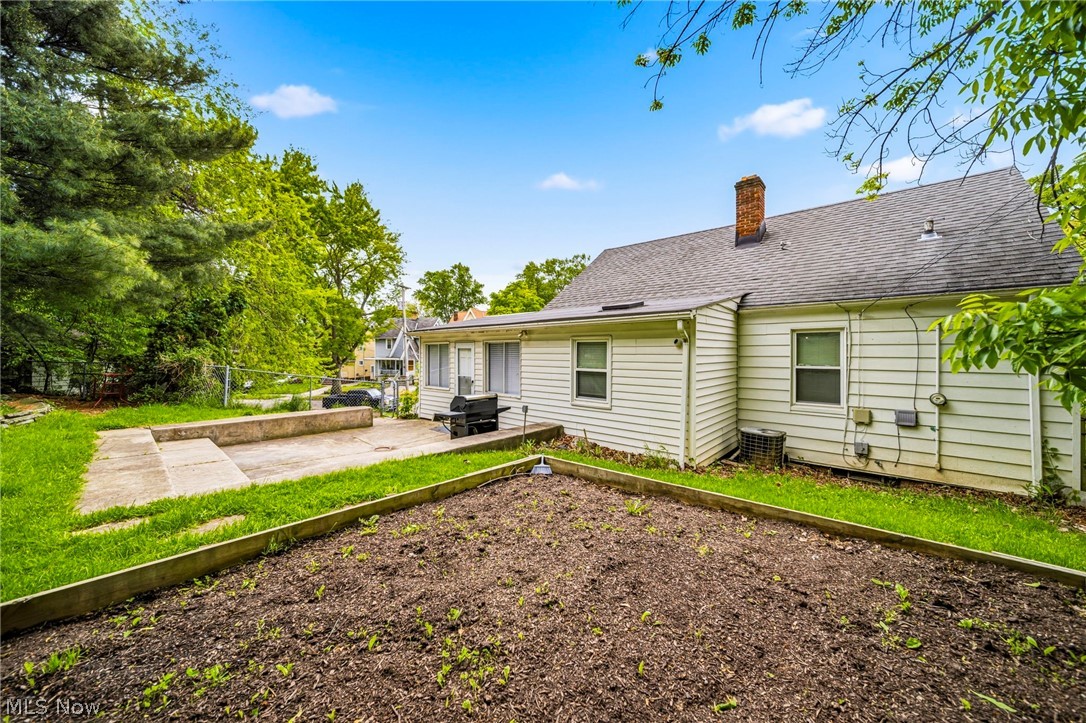 3579 Lloyd Road Cleveland OH 44111
