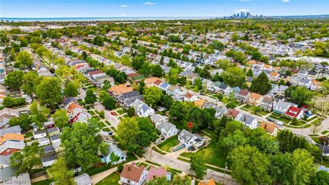 3579 Lloyd Road Cleveland OH 44111