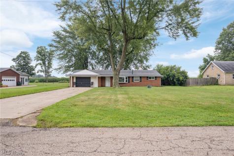7660 Lakefield Street Louisville OH 44641