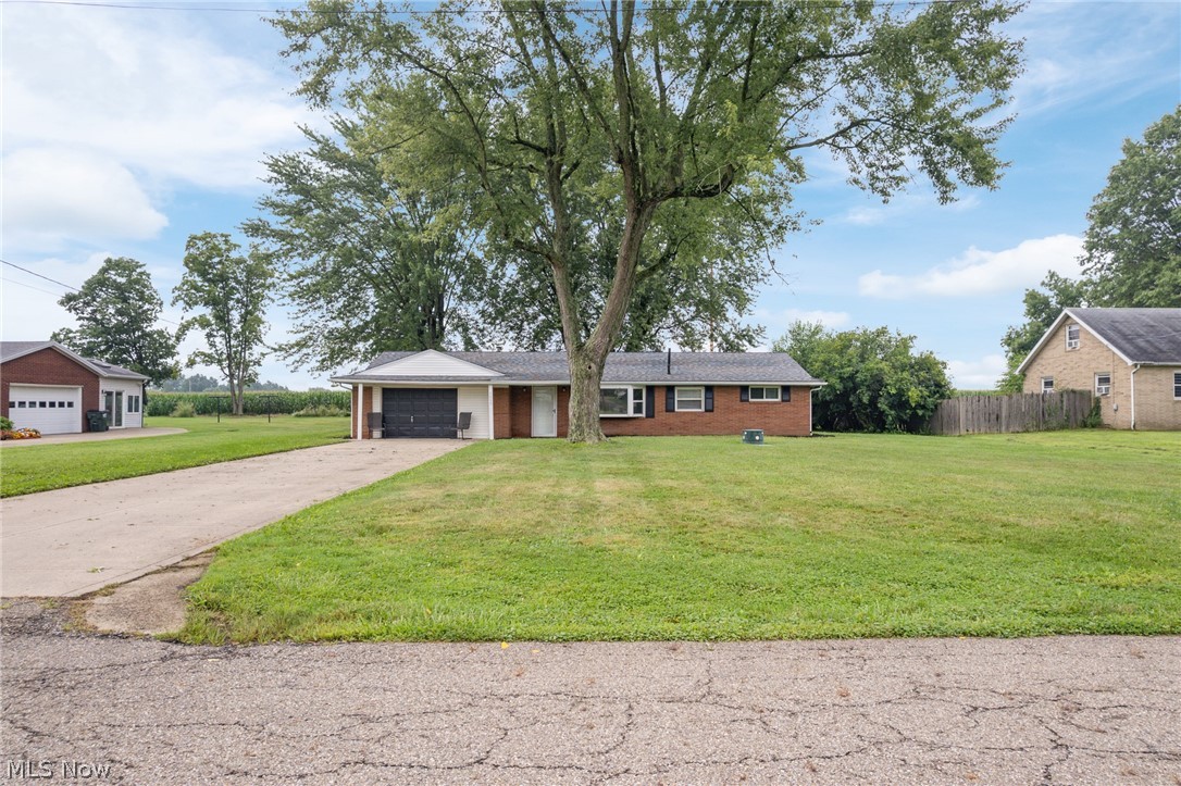 7660 Lakefield Street Louisville OH 44641