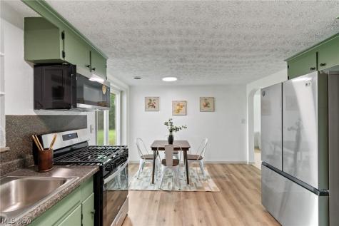 7660 Lakefield Street Louisville OH 44641