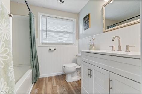 7660 Lakefield Street Louisville OH 44641
