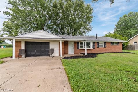 7660 Lakefield Street Louisville OH 44641