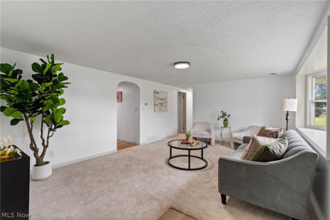 7660 Lakefield Street Louisville OH 44641